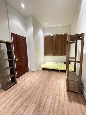 Five-full-in-a-half furniture near the Wu-Yi-Tech Laundry Department