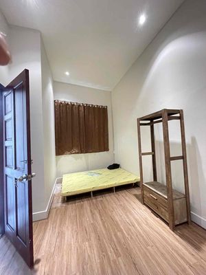 Five-full-in-a-half furniture near the Wu-Yi-Tech Laundry Department