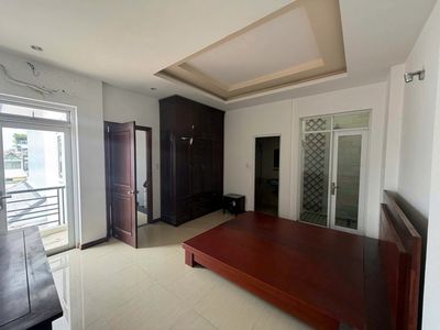 Rent an alley 27 Bùi Quang Là Gò Vấp, 5.5 X18 M, M 3rd floor, 5 bedroom 5 toilets