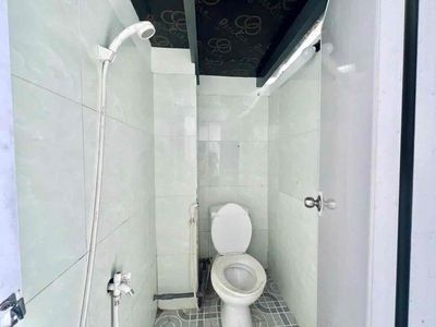 Rent a room with a public balcony, Hương Lộ 2.