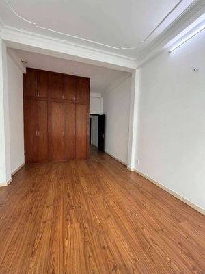 Lê Niệm 4 x 20 meters, 4 panels, 5 bedrooms, 6 toilets, 25 million
