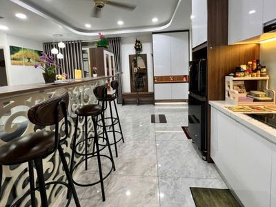 Rent a three-room apartment full-in-the-art furniture just to carry a suitcase in Paris An Khánh.