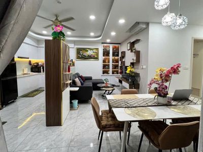 Rent a three-room apartment full-in-the-art furniture just to carry a suitcase in Paris An Khánh.