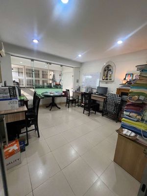 Eight front rooms on Trang Tử.