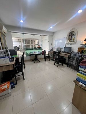 Eight front rooms on Trang Tử.