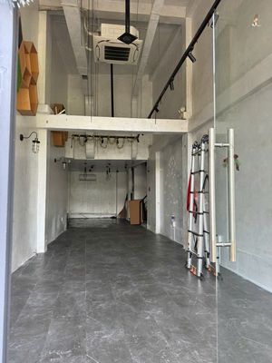 Renting cash houses 98 L Lê Lai, District 1 area 4 x 12 meters above 2 floors for 35 million