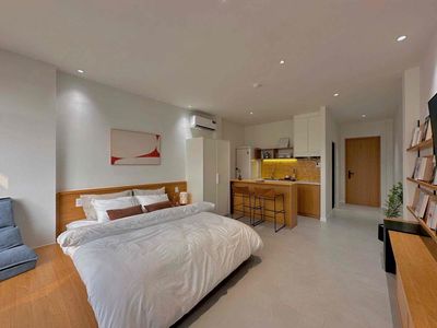 High-end interior studio near tsn Airport -- right in the Royal Park.
