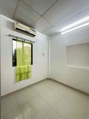 Cách Mạng Tháng 8-3-4-story bedroom.