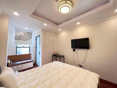 Let's rent the Orchard Garden senior building as studio - nov investment