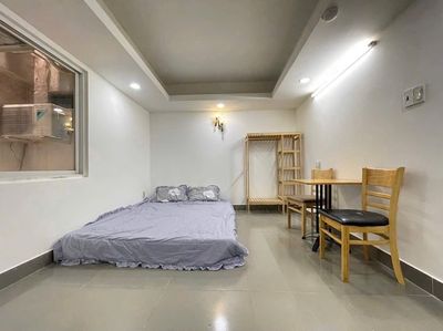 Pass the interior room: Cold machines, refrigerators, counters, hot water.