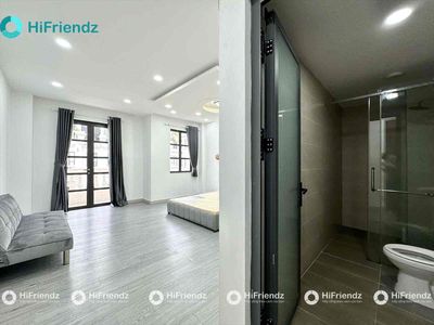 One bedroom 45 M2 full balcony furniture next door to thette does the volume.