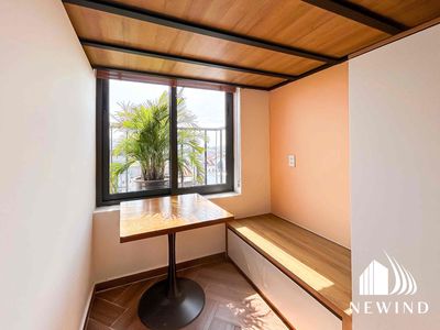 The apartment, the utility services across the building, have a room and free gym.