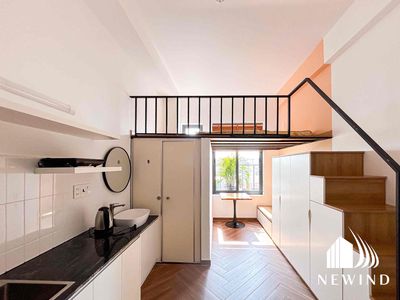 The apartment, the utility services across the building, have a room and free gym.