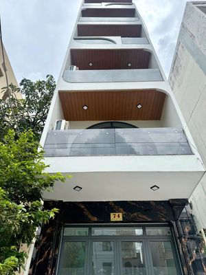 This is a super-beautiful, super-high building right here in District 6.