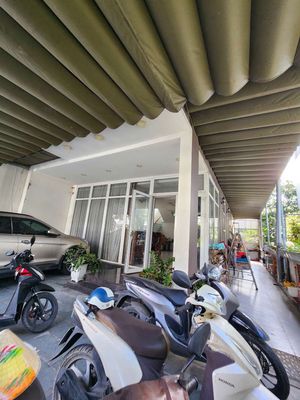 The villa in jamona is isolated near the cool river.