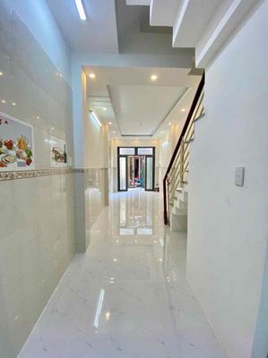Nice place. Two floors. Nguyễn Cảnh Chân.