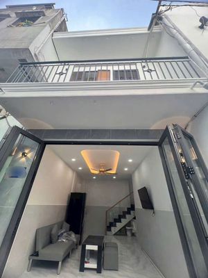 Rent a Lê Lai.