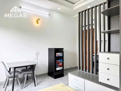 The studio splits the interior near four private colleges.