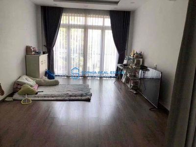 Hothouse 4 rooms • Automotive parking lot in ENCOM Home + office