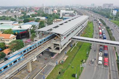 The owner of the Saigon Gateway rented it.