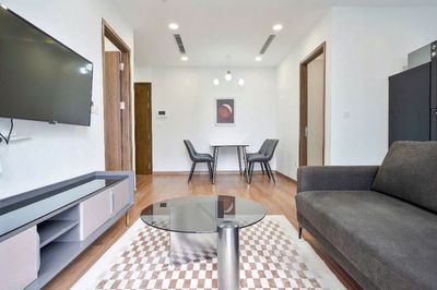 Rent a blue-g 2-roomed room. Two super-baked toilets. 13.5 million, tops 15 million.