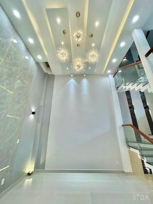 Rent an alley building 51/B Nguyễn Trãi, Regula 2, District 5 through Le Lai