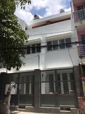 Two new toilets, two rooms. Close to 7.8 million, deliver immediately.