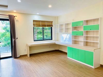 Lakeview City price: 25 million a month! 3rd floor bedroom complete air conditioning, curtains