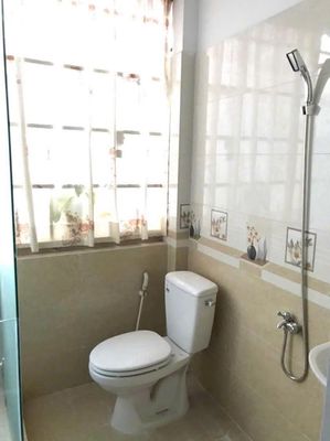 Quang Trung alleyhouse, 5 mx20m, 3 bedrooms, 3 toilets, big yard car