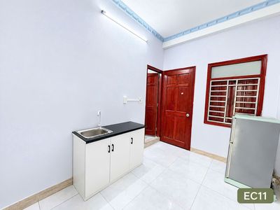 The balcony studio separates the entire interior area right through the middle cvpm