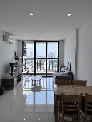 Rent the three bedrooms at Goldora Plaza 11 million.