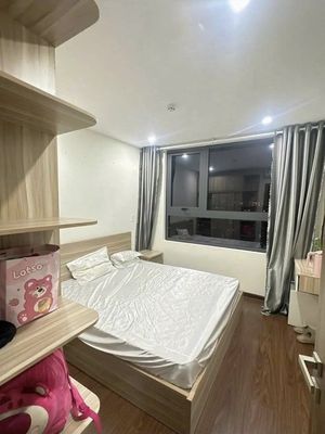 Rent the three bedrooms at Goldora Plaza 11 million.