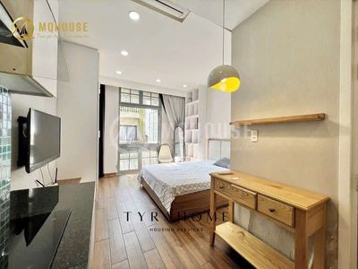 Near the Café, the town bridge. studio apartment.