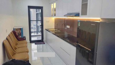 He rented Diamond Alnata's apartment two bedrooms.