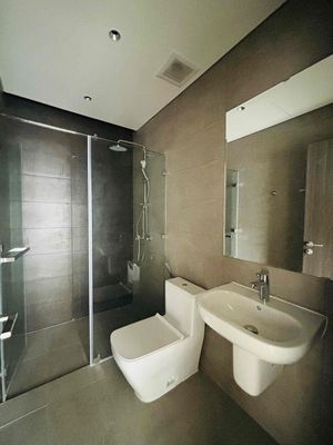 He rented the Diamond Centery two bedrooms.