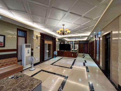 Rent the base, District 7, area 12 x 19, vault 4 floors, 75 trieu