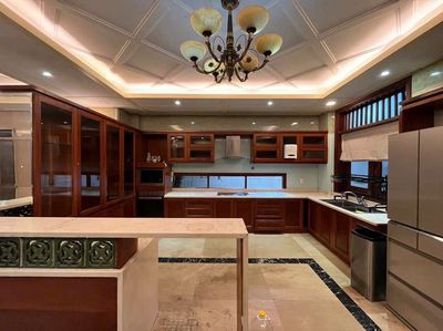 Rent the base, District 7, area 12 x 19, vault 4 floors, 75 trieu