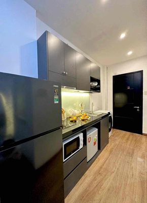 The new studio walks through uth, hutech