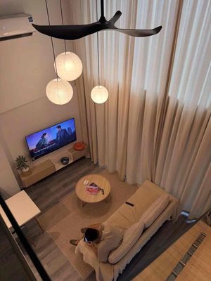 Rent the Khánh Hội building in the 4th highest balcony