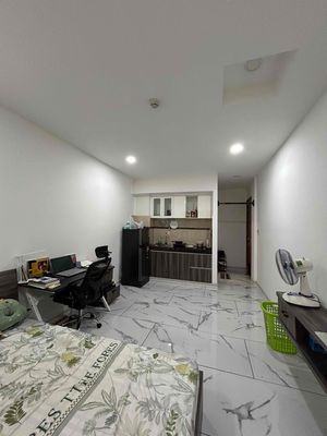 full interior width Pass studio