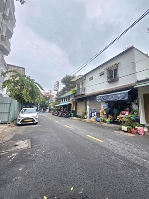 Rent a cash house called KTTS Tân Thành,tp - area 4 x25-two bedrooms, 4 toilets