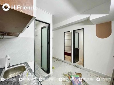 We'll rent two bedrooms. Two air conditionings.