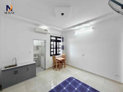 New apartment built full of super-beautiful furniture - free sky windows