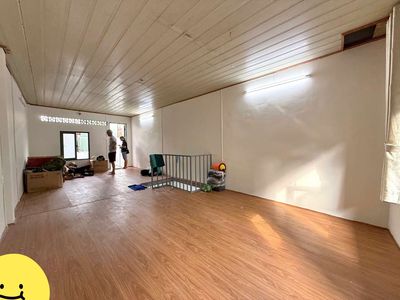 Rent the original two bedrooms, two toilets.
