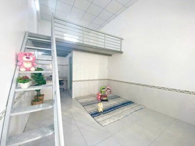 The high guard room is at Lê Văn Việt -- cnc - man district 9