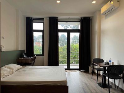 The balcony suite 40 M2 is right on the front of the road right off Hoàng Sa.