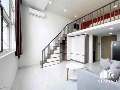 TERNING large windows for high sunset closets combine stairs