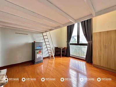Rent the apartment of the big window at the Bình Thạnh center.