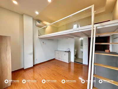 Rent the apartment of the big window at the Bình Thạnh center.