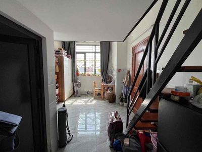 Rent a super large apartment where four-four cars can get it.